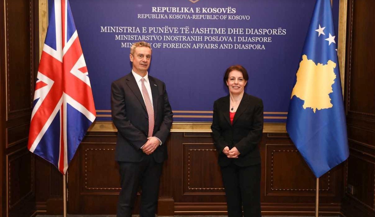 Ministrja G Rvalla Priti N Takim Ambasadorin E Ri Britanik N Kosov