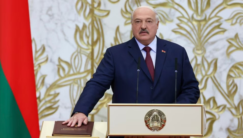 Lukashenko betohet për mandatin e shtatë  teksa sundimi i tij dënohet si  antikushtetues 